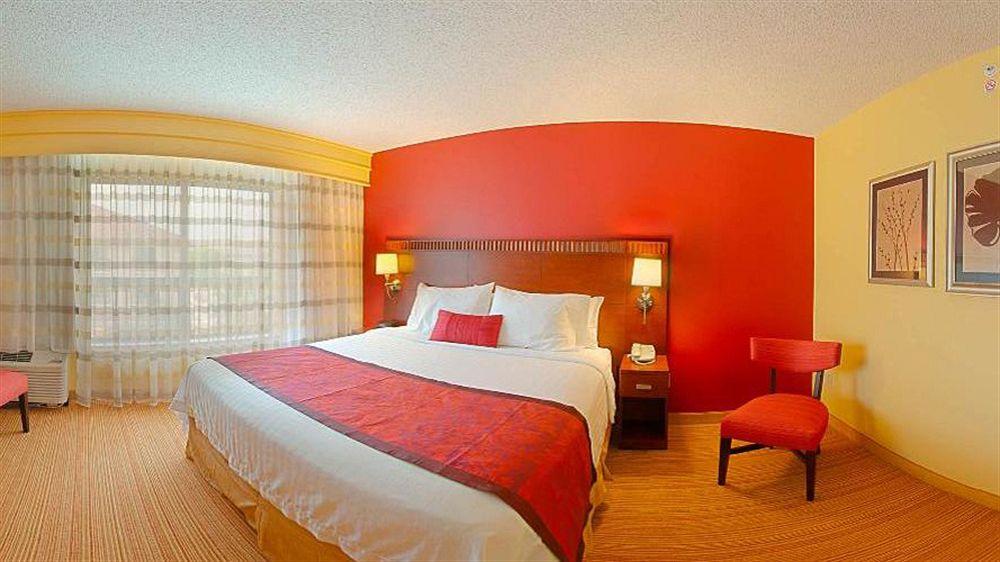 Otel Courtyard By Marriott Rice 3*