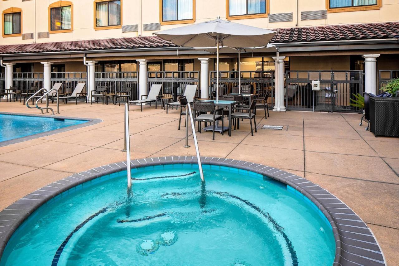 Otel Courtyard By Marriott Rice Houston
