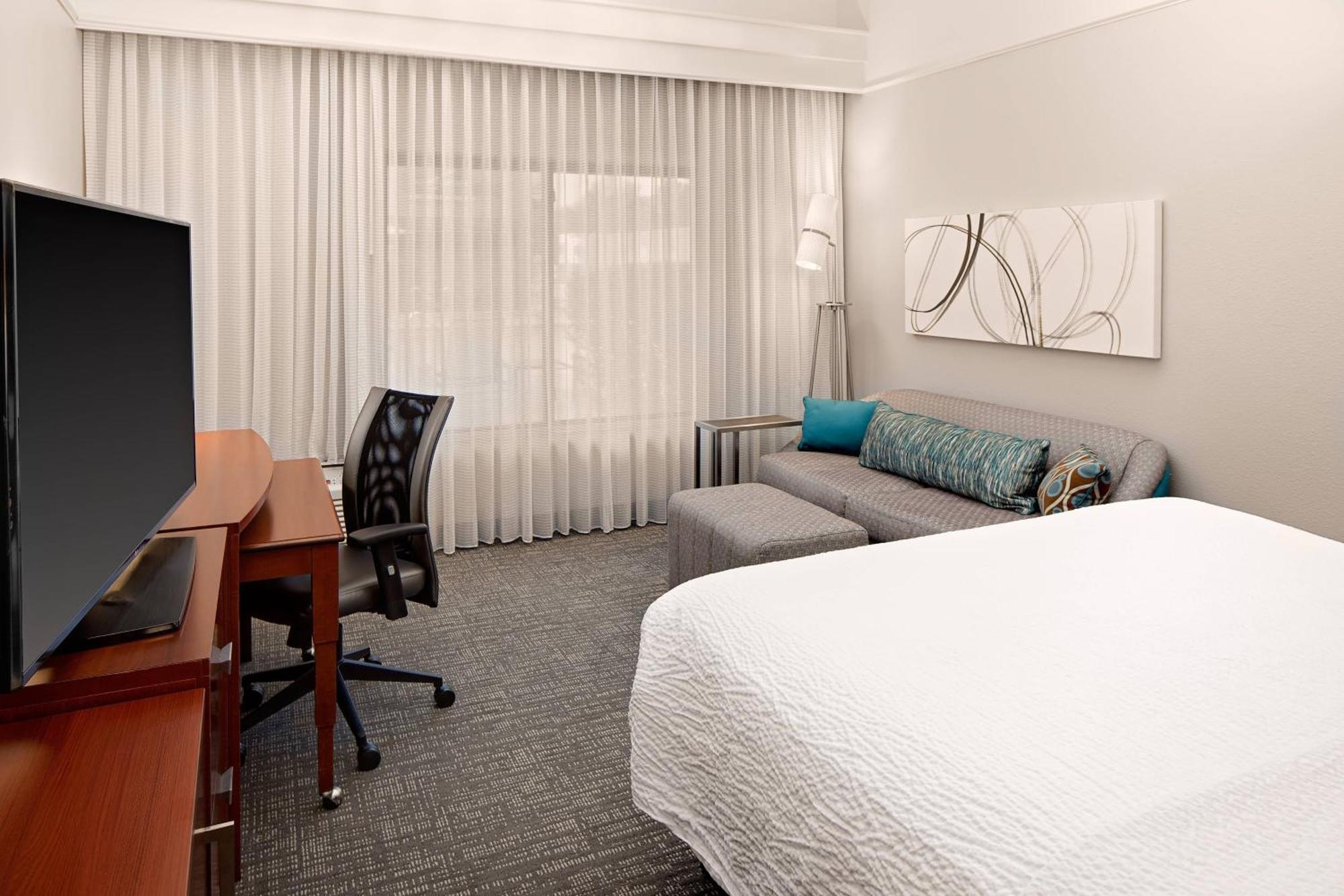 Courtyard By Marriott Rice Otel 3*