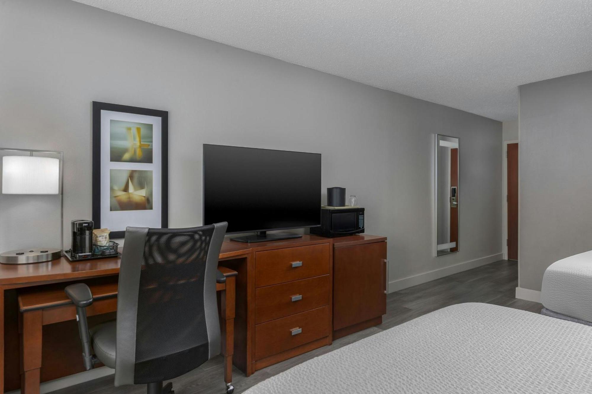Courtyard By Marriott Rice