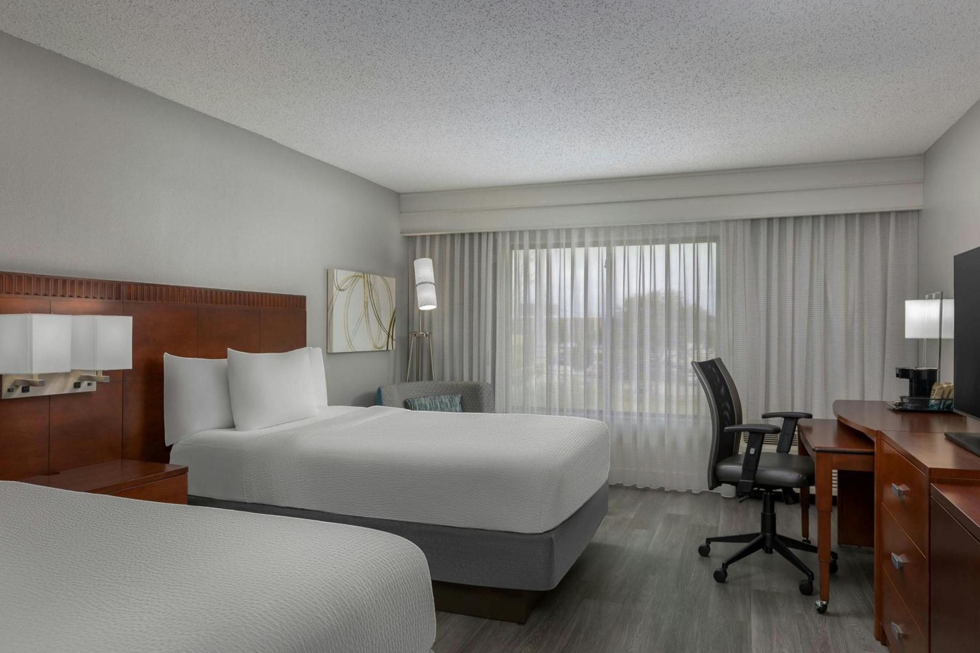 Otel Courtyard By Marriott Rice